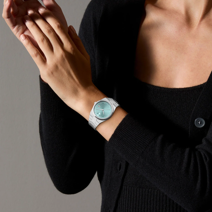 Movado Bold Quest 3601186 Women’s Blue Dial Stainless Steel Bracelet Quartz Date Watch - 3601186