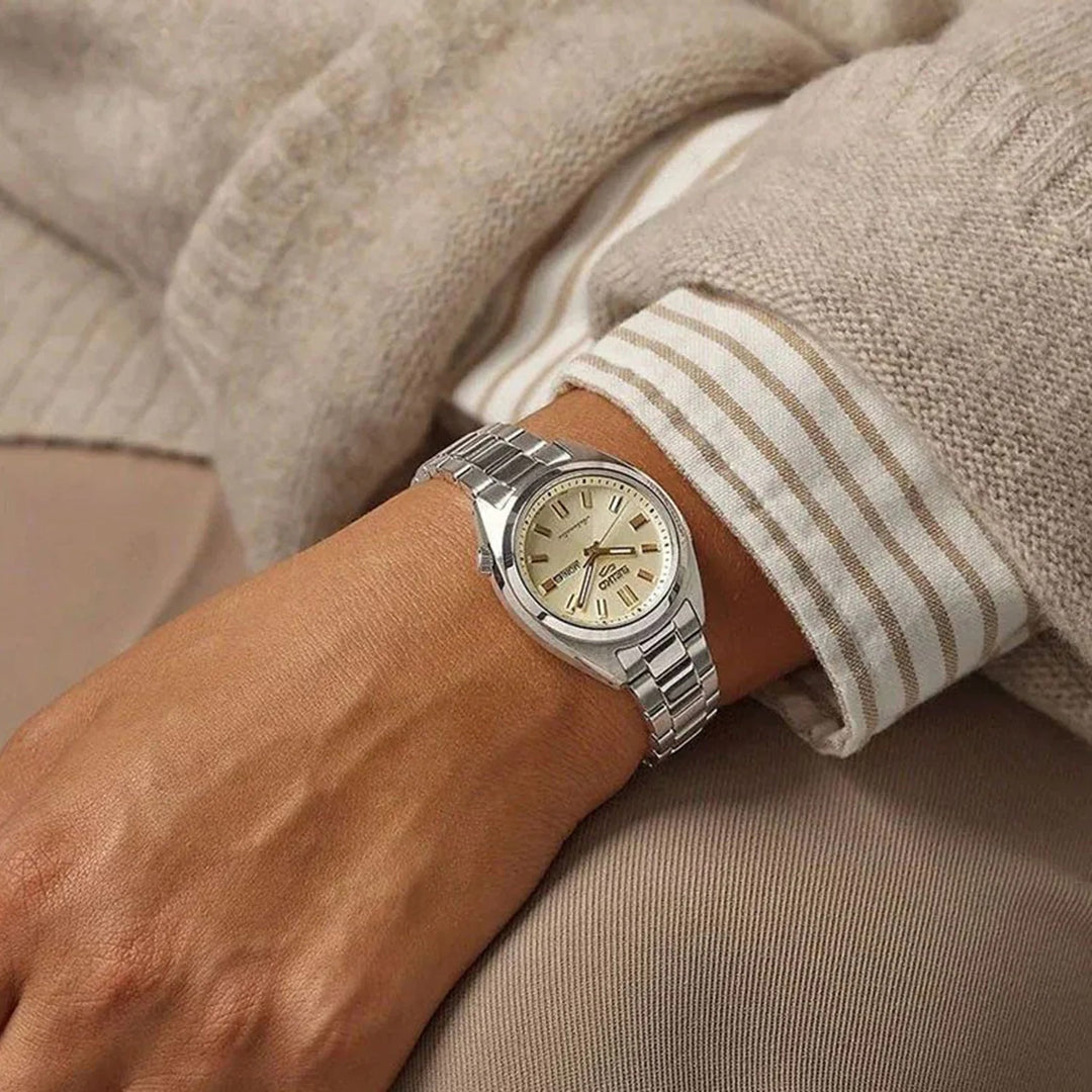 SEIKO 5 SPORTS LADIES AUTOMATIC WATCH – 28MM STEEL BRACELET
