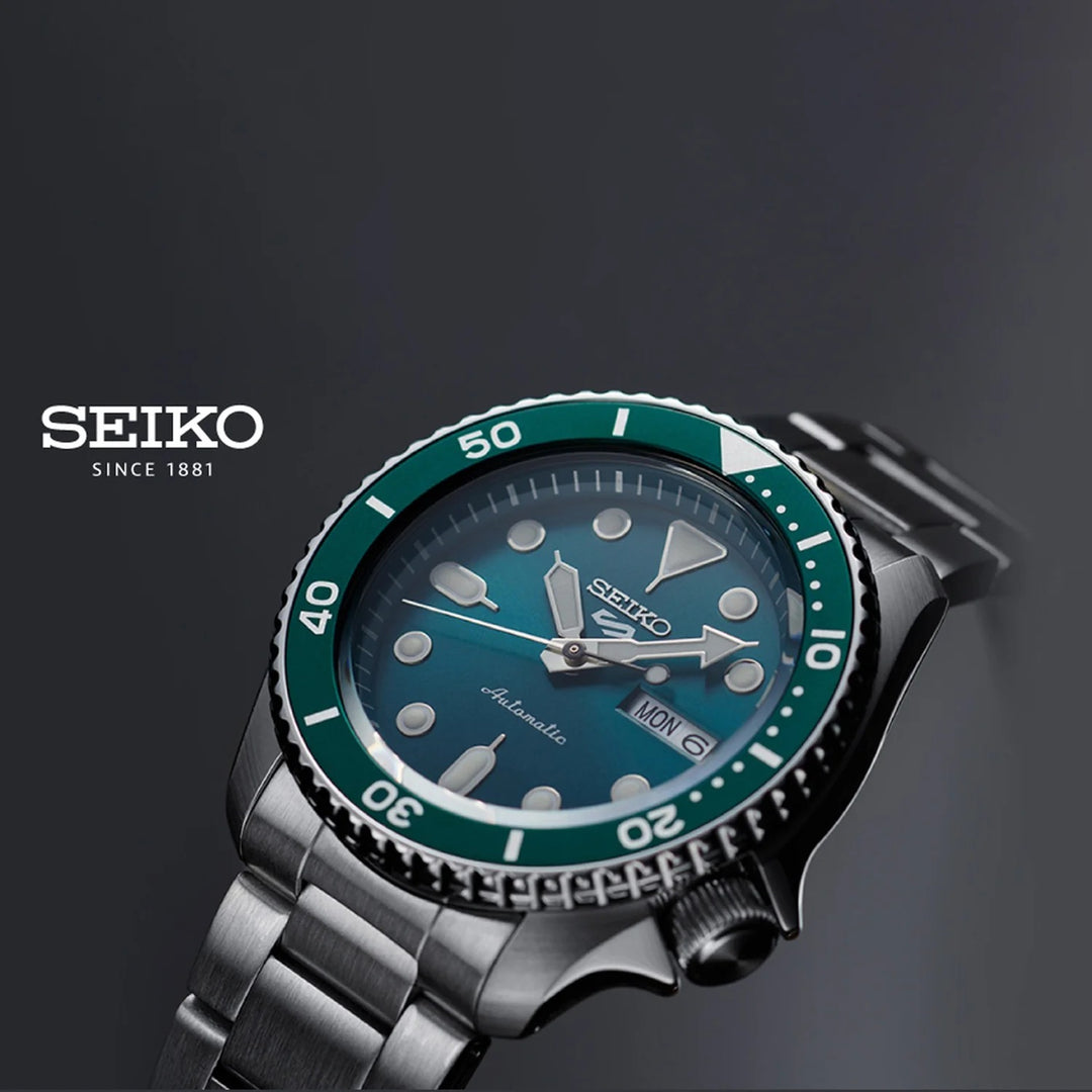 SEIKO AUTOMATIC WATCH – 41.2MM GREEN SUNRAY DIAL STEEL BRACELET