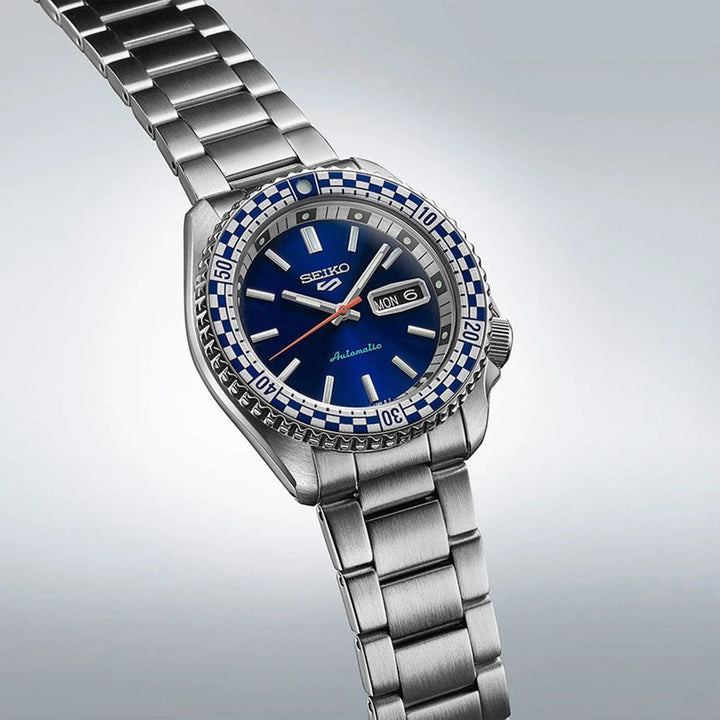 SEIKO 5 SPORTS CHECKER FLAG SPECIAL EDITION AUTOMATIC WATCH – 42.5MM BLUE DIAL STEEL BRACELET