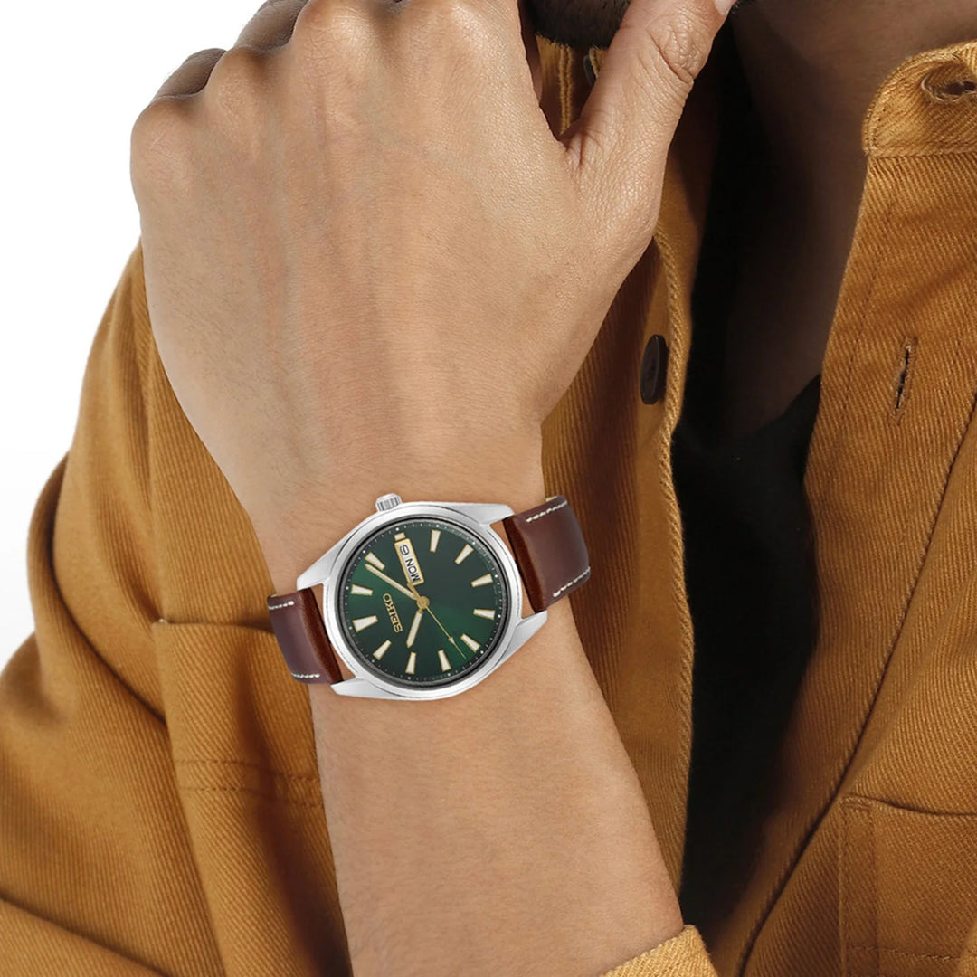 SEIKO DISCOVER MORE DAY-DATE QUARTZ WATCH – 40.2MM GREEN SUNRAY DIAL SAPPHIRE CRYSTAL LEATHER STRAP