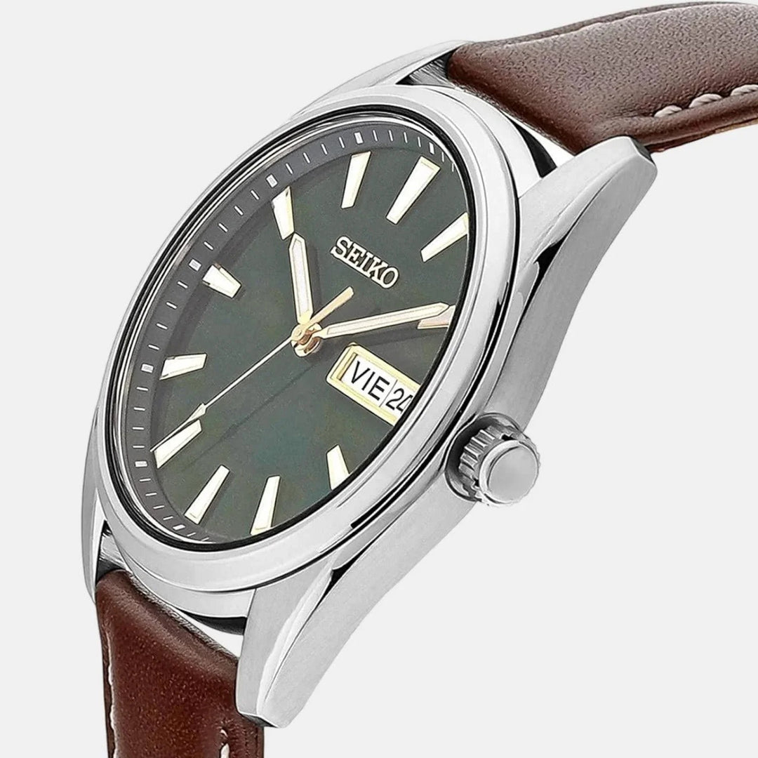 SEIKO DISCOVER MORE DAY-DATE QUARTZ WATCH – 40.2MM GREEN SUNRAY DIAL SAPPHIRE CRYSTAL LEATHER STRAP